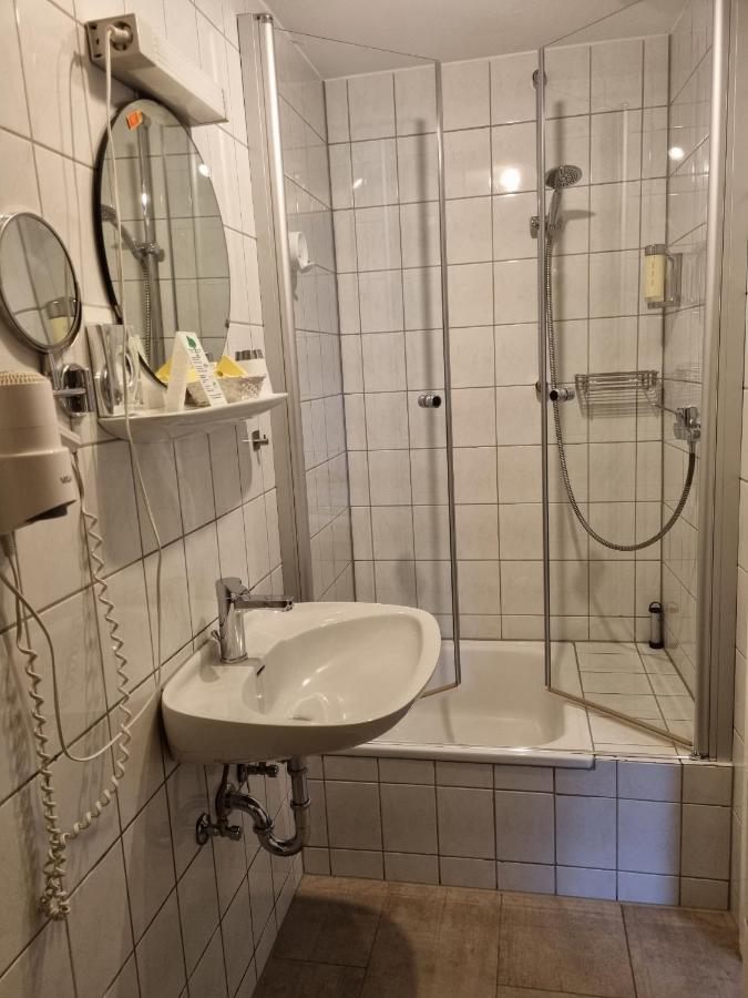 Venngasthof Zur Buche Моншау Номер фото